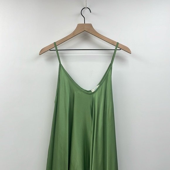 Just One Thing Italian Silk Relaxed Sleeveless Swing Slip Maxi Dress Green OS - Picture 2 of 7
